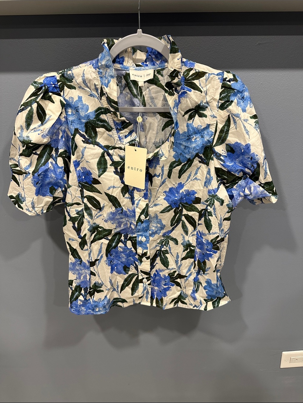 NWT Entro Floral Top Size Large